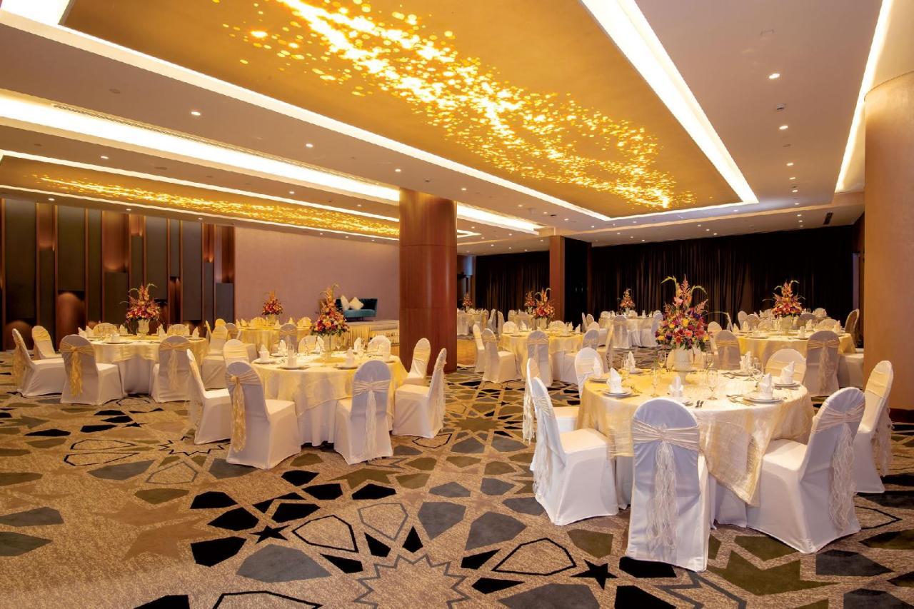 Pullman Sharjah Hotel Exterior foto The ballroom