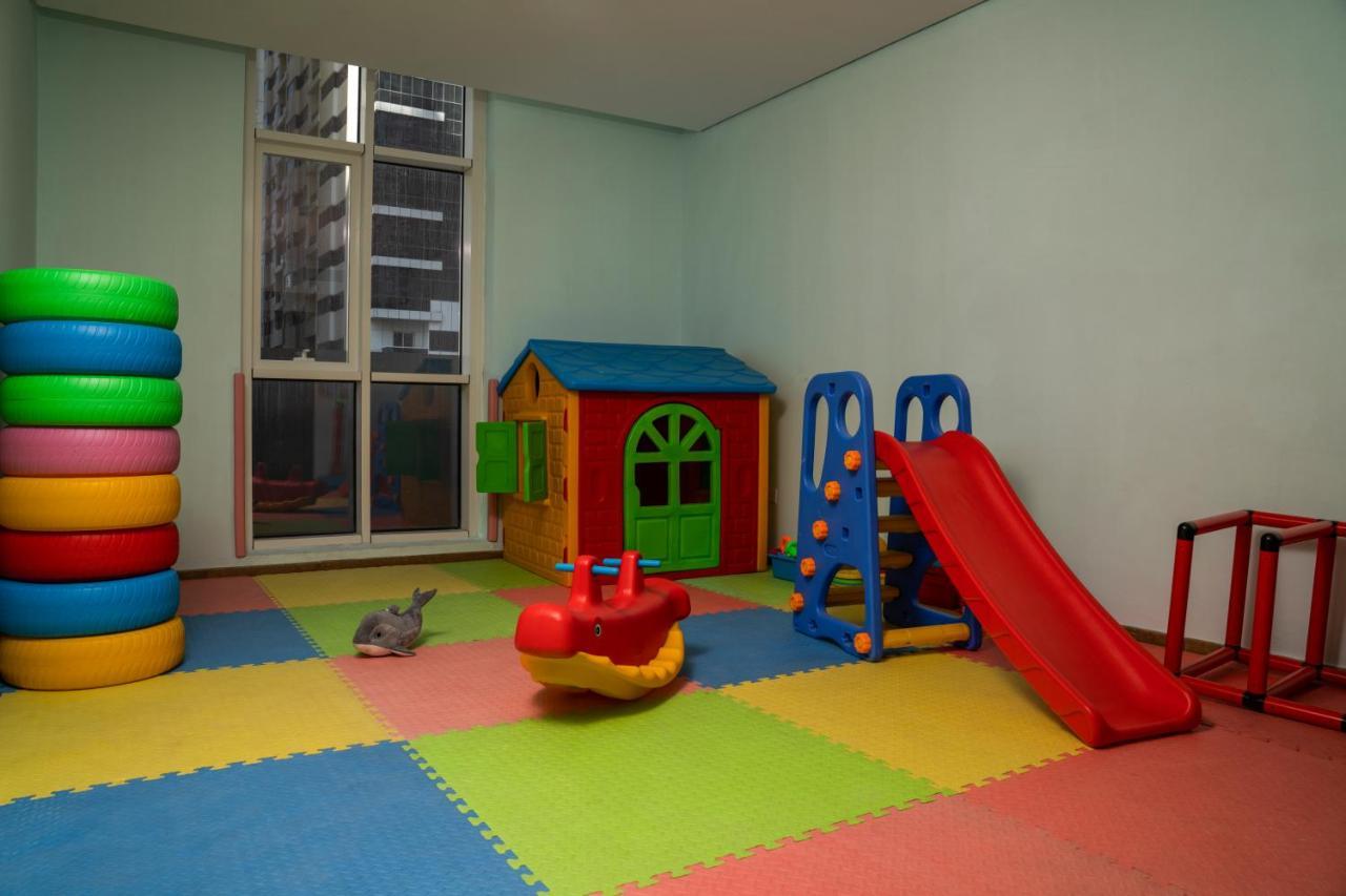 Pullman Sharjah Hotel Exterior foto A playroom