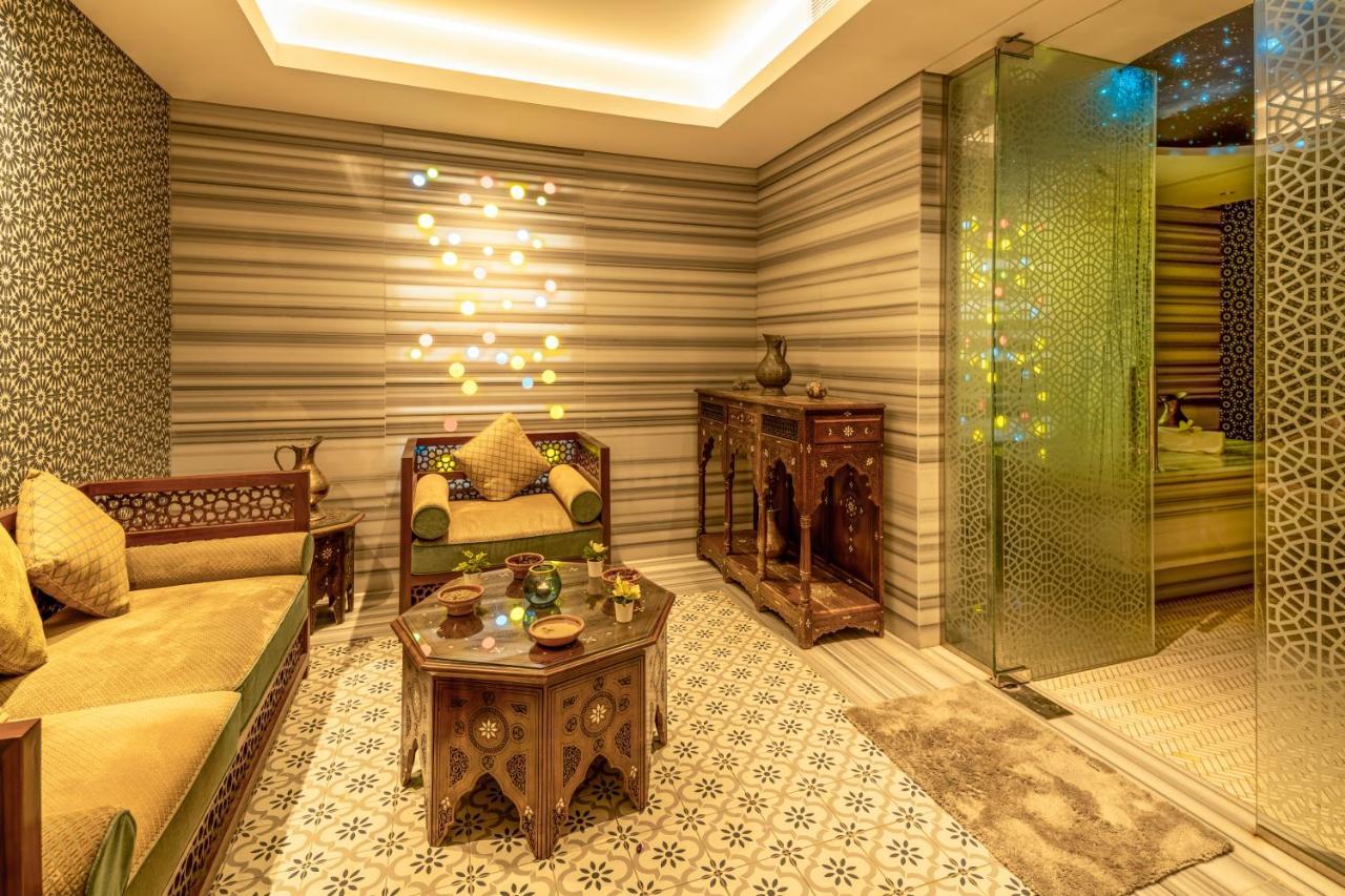 Pullman Sharjah Hotel Exterior foto A hammam in the Emirates Palace Hotel, Abu Dhabi, United Arab Emirates