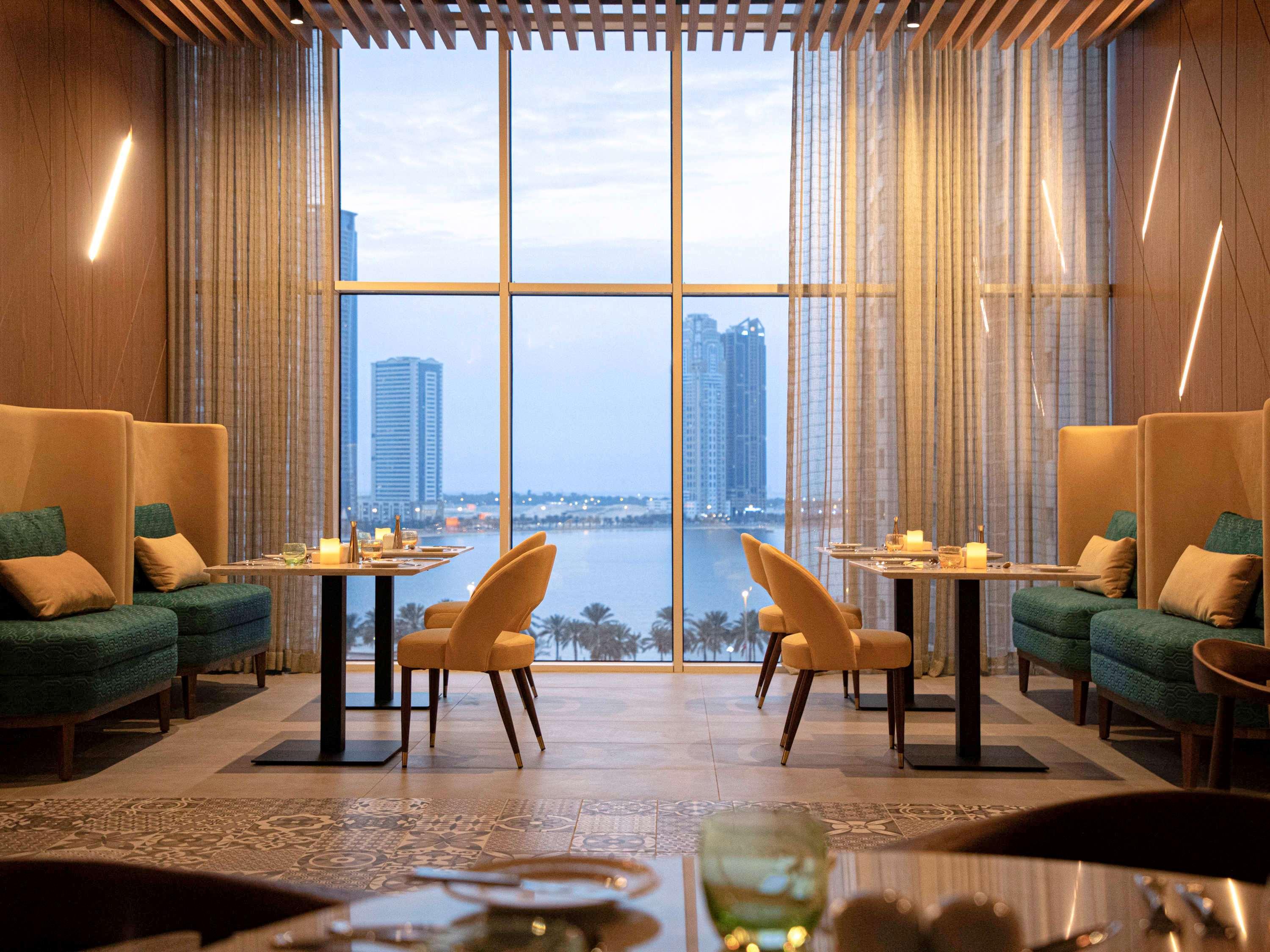 Pullman Sharjah Hotel Exterior foto The View